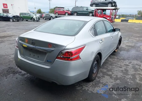 2013 Nissan Altima 2.5 S z USA, uszkodzony, nr VIN 1N4AL3AP9DC103176